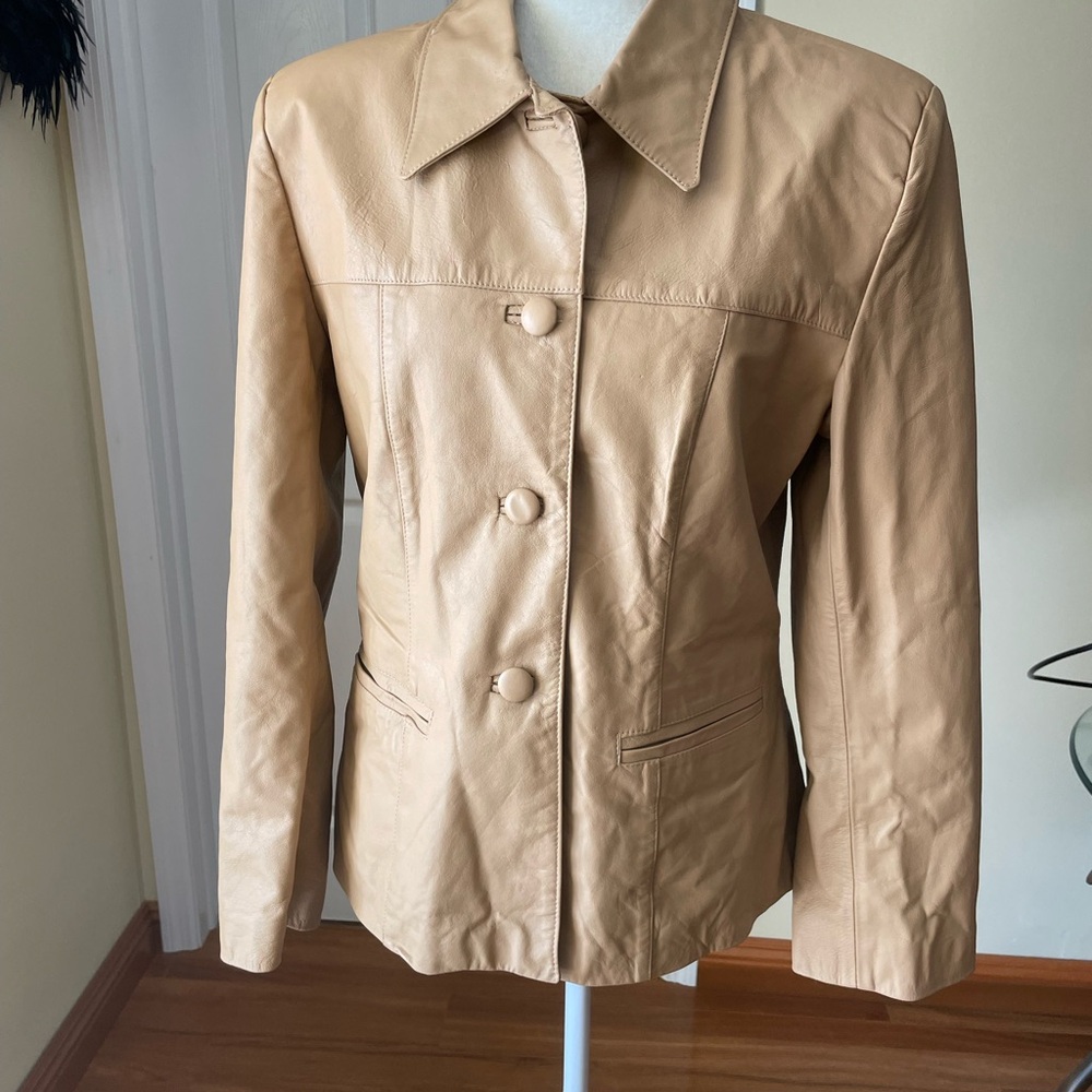 Bazar Womens Beige Soft Leather Jacket. Large size